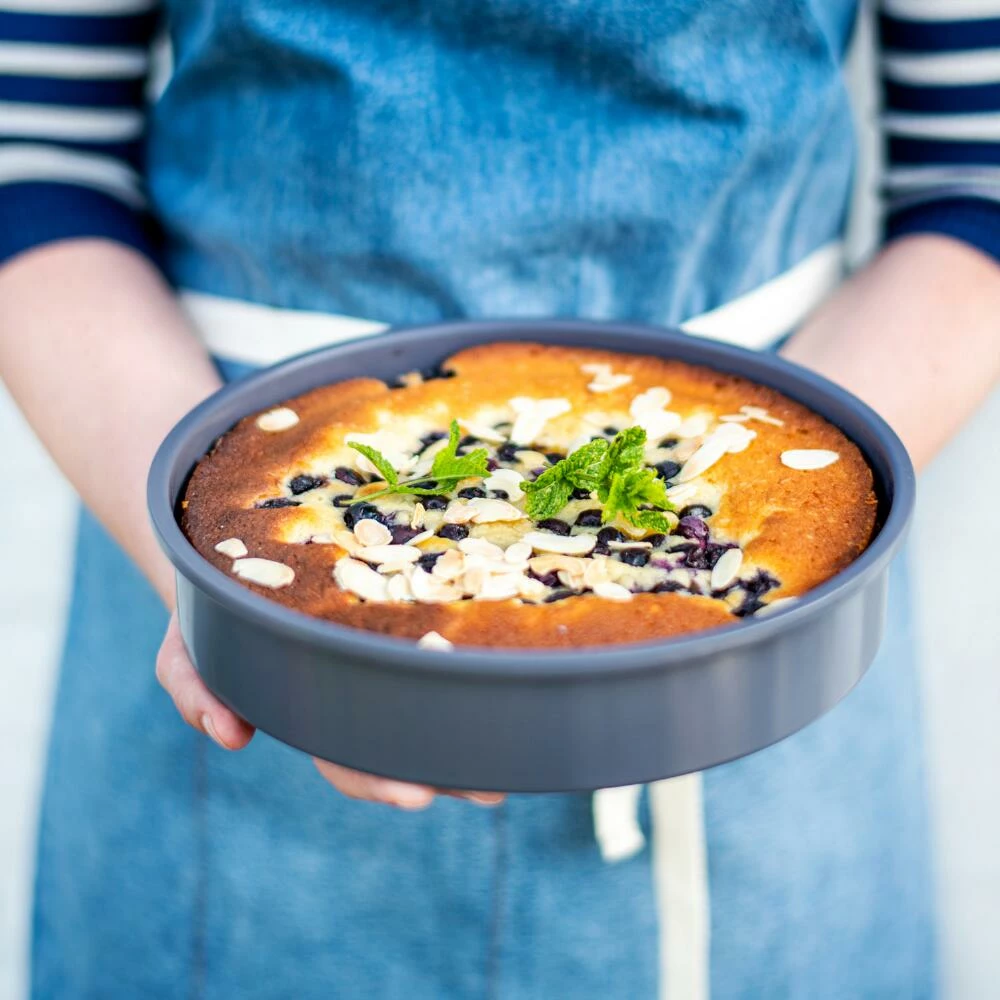 World Market Bakewell Round Nonstick Ceramic Cake Pan 9 Inch 4 World Market Bakewell Round Nonstick Ceramic Cake Pan 9 Inch - Image 2