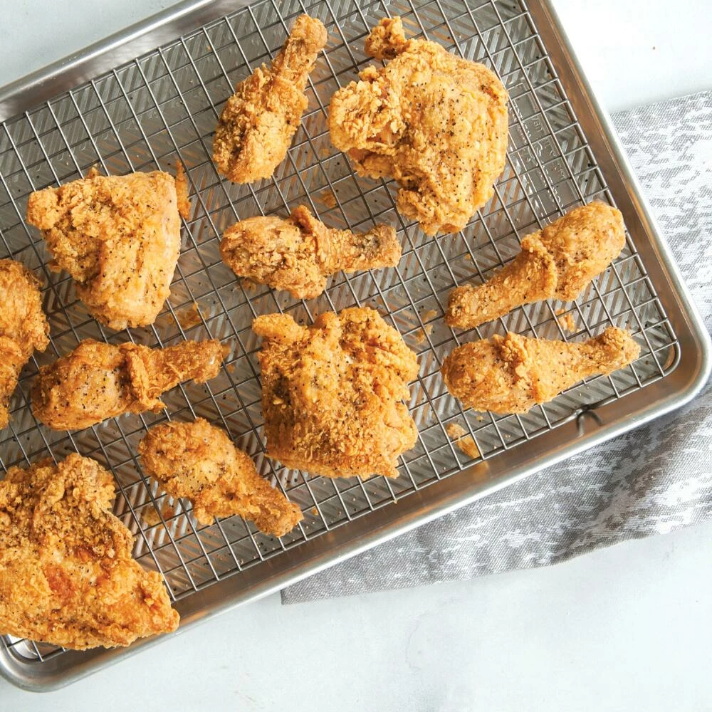 World Market Nordic Ware Oven Crisp Baking Tray with Nonstick Rack 5 World Market Nordic Ware Oven Crisp Baking Tray with Nonstick Rack - Image 3